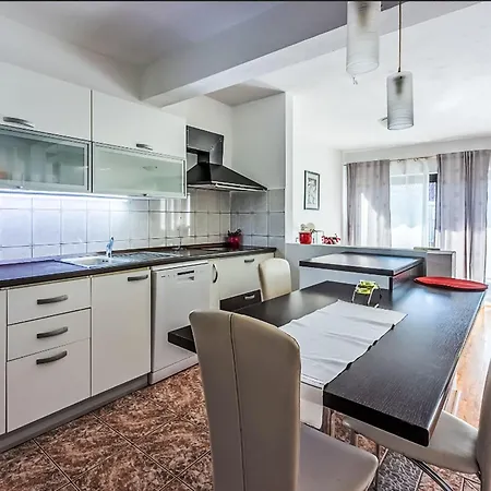 Feriehus Deleut-1 By Interhome